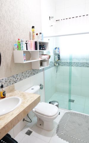 Casa à venda com 165m², 3 quartos e 3 vagasBanheiro Suíte