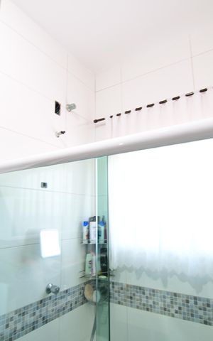 Casa à venda com 165m², 3 quartos e 3 vagasBanheiro Suíte