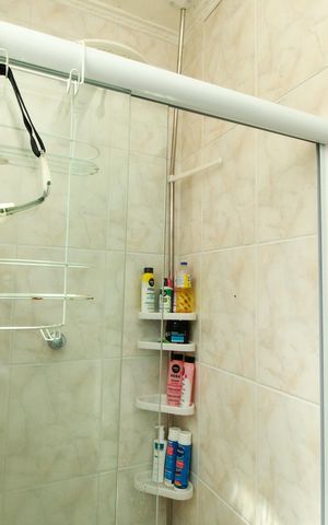 Apartamento à venda com 61m², 2 quartos e 1 vaga Apartamento à venda com 61m², 2 quartos e 1 vagaBanheiro da Suíte 2