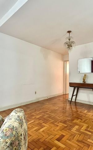 Casa à venda com 143m², 2 quartos e 2 vagas Casa à venda com 143m², 2 quartos e 2 vagasSala