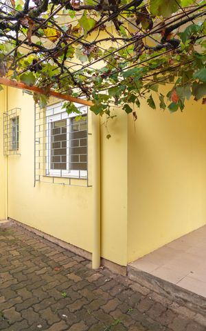 Casa para alugar com 80m², 2 quartos e 6 vagas