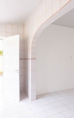 Casa para alugar com 80m², 2 quartos e 6 vagas