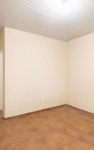 Casa para alugar com 80m², 2 quartos e 6 vagas