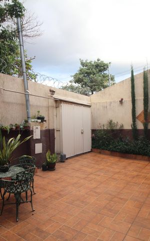 Casa à venda com 274m², 3 quartos e 6 vagasQuintal