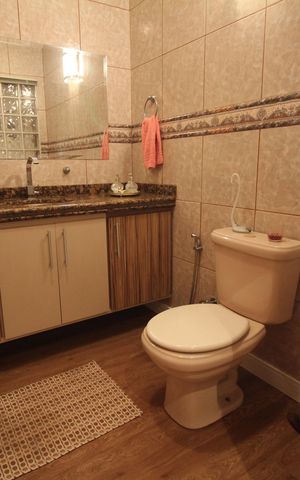 Casa à venda com 274m², 3 quartos e 6 vagasBanheiro 1