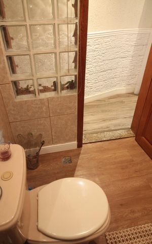 Casa à venda com 274m², 3 quartos e 6 vagasBanheiro 1