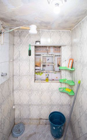 Casa à venda com 40m², 1 quarto e 6 vagasBanheiro