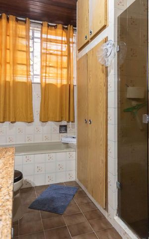 Casa à venda com 300m², 3 quartos e 1 vagaBanheiro