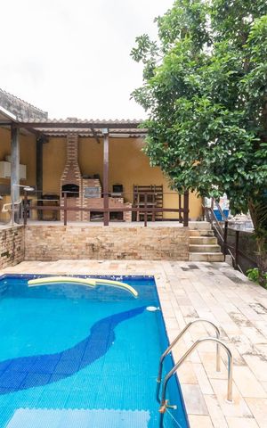 Casa à venda com 300m², 3 quartos e 1 vagaQuintal