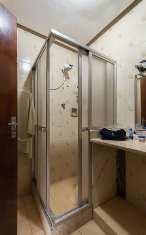 Casa à venda com 300m², 3 quartos e 1 vagaBanheiro (primeiro andar)