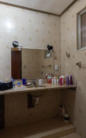 Casa à venda com 300m², 3 quartos e 1 vagaBanheiro (primeiro andar)