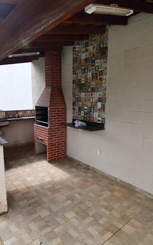 Casa à venda com 100m², 3 quartos e 8 vagasChurrasqueira