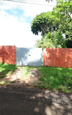 Casa à venda com 100m², 3 quartos e 8 vagasFachada