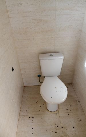Casa à venda com 100m², 3 quartos e 8 vagasLavabo 2