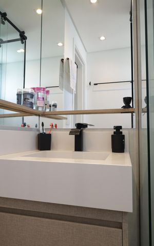Apartamento à venda com 69m², 2 quartos e 2 vagasBanheiro da Suíte