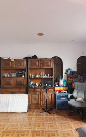 Casa à venda com 350m², 3 quartos e 4 vagasSala 