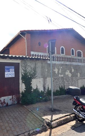 Casa à venda com 350m², 3 quartos e 4 vagasFachada