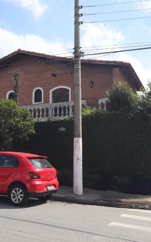 Casa à venda com 350m², 3 quartos e 4 vagasFachada