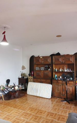 Casa à venda com 350m², 3 quartos e 4 vagasSala 