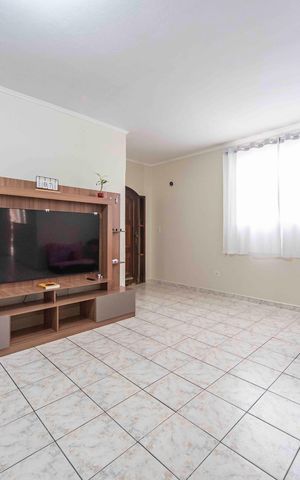 Casa à venda com 115m², 3 quartos e 2 vagas Casa à venda com 115m², 3 quartos e 2 vagasSala