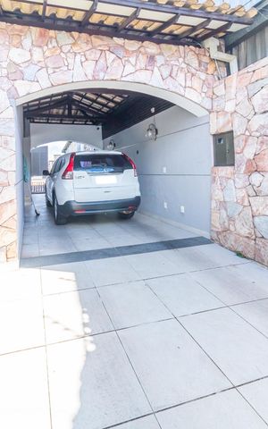 Casa à venda com 230m², 3 quartos e 3 vagas