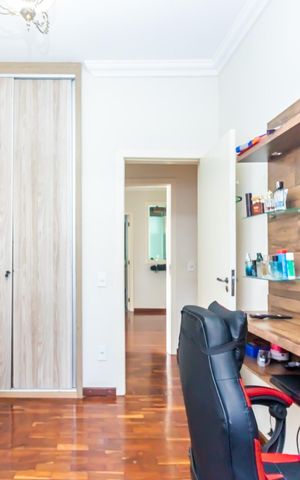 Casa à venda com 230m², 3 quartos e 3 vagas