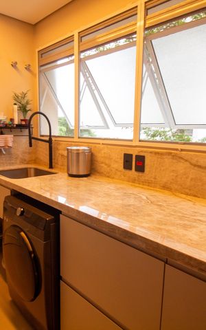 Apartamento à venda com 253m², 3 quartos e 5 vagas Apartamento à venda com 253m², 3 quartos e 5 vagasÁrea de Serviço