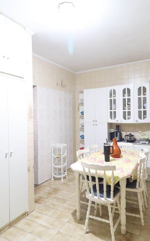 Casa à venda com 100m², 2 quartos e 3 vagas