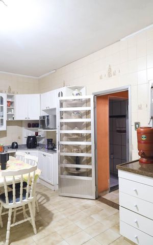 Casa à venda com 100m², 2 quartos e 3 vagas