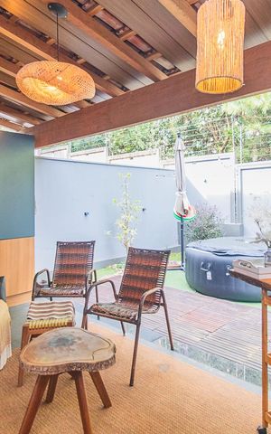Casa de condomínio à venda com 170m², 3 quartos e 1 vagaQuintal