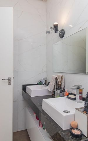 Casa de condomínio à venda com 170m², 3 quartos e 1 vagaBanheiro
