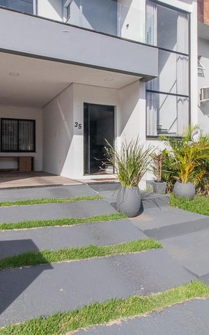 Casa de condomínio à venda com 170m², 3 quartos e 1 vagaFachada