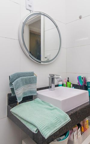 Casa de condomínio à venda com 170m², 3 quartos e 1 vagaBanheiro