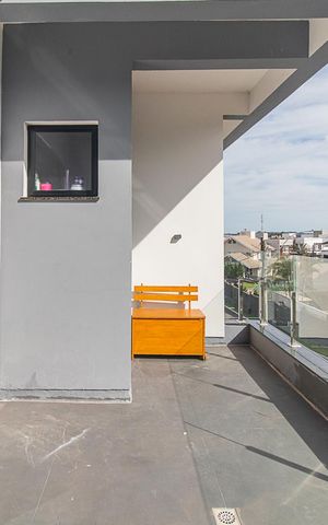 Casa de condomínio à venda com 170m², 3 quartos e 1 vagaSacada
