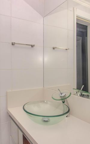 Apartamento à venda com 71m², 3 quartos e 2 vagas Apartamento à venda com 71m², 3 quartos e 2 vagasBanheiro Social