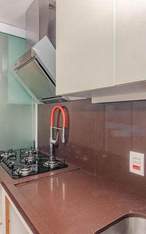 Apartamento à venda com 71m², 3 quartos e 2 vagas Apartamento à venda com 71m², 3 quartos e 2 vagasCozinha e Área de Serviço