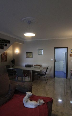 Casa à venda com 180m², 4 quartos e 2 vagasSala