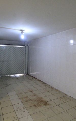 Casa à venda com 180m², 4 quartos e 2 vagasGaragem