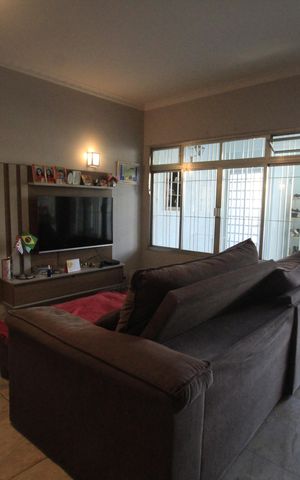 Casa à venda com 180m², 4 quartos e 2 vagasSala