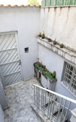 Casa à venda com 180m², 4 quartos e 2 vagasEntrada