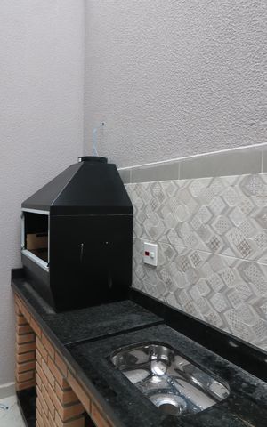 Casa à venda com 80m², 2 quartos e 2 vagasChurrasqueira