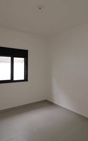 Casa à venda com 80m², 2 quartos e 2 vagasSuíte