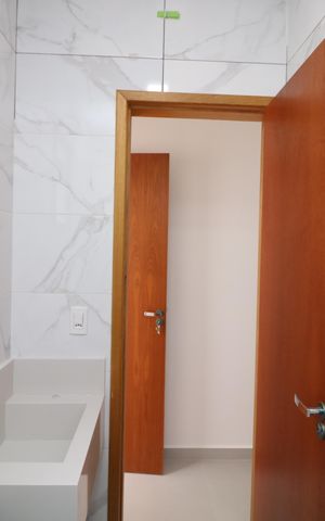 Casa à venda com 80m², 2 quartos e 2 vagasBanheiro da Suíte