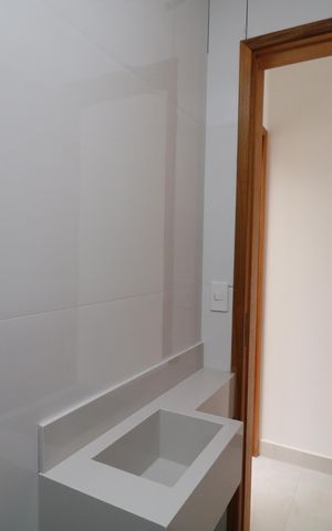 Casa à venda com 80m², 2 quartos e 2 vagasLavabo