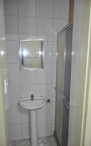 Casa à venda com 65m², 2 quartos e 1 vagaBanheiro social
