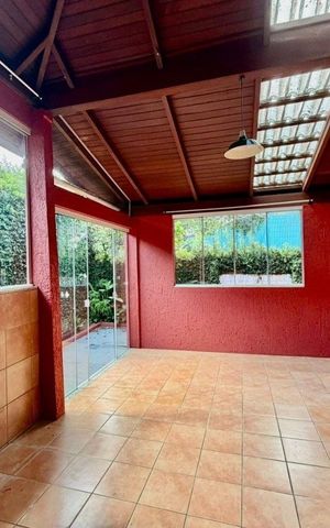 Casa para alugar com 506m², 4 quartos e 5 vagas Casa para alugar com 506m², 4 quartos e 5 vagasÁrea de serviço