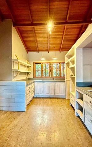 Casa para alugar com 506m², 4 quartos e 5 vagas Casa para alugar com 506m², 4 quartos e 5 vagasCozinha