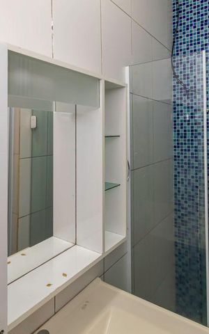 Casa à venda com 100m², 2 quartos e sem vaga Casa à venda com 100m², 2 quartos e sem vagaBanheiro