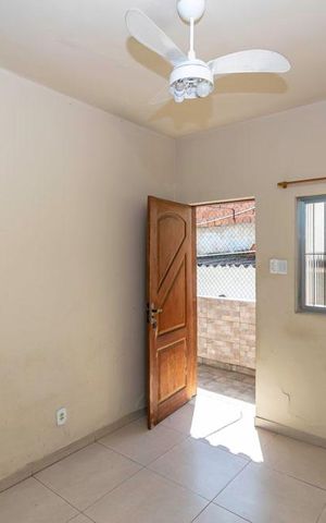 Casa à venda com 100m², 2 quartos e sem vaga Casa à venda com 100m², 2 quartos e sem vagaSala