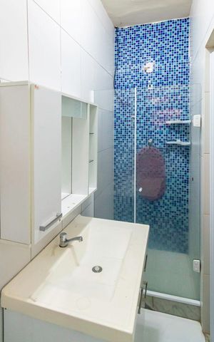 Casa à venda com 100m², 2 quartos e sem vaga Casa à venda com 100m², 2 quartos e sem vagaBanheiro